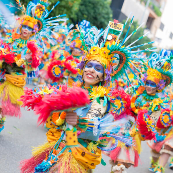 Todo lo que necesitas para un Carnaval inolvidable: Disfraces, accesorios y maquillaje al mejor precio