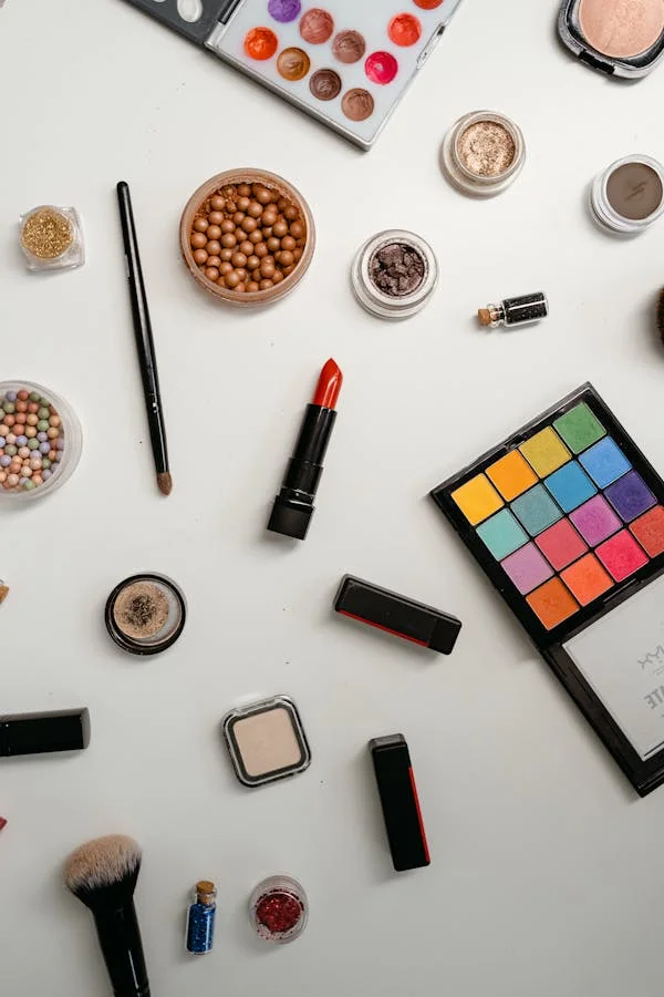Tendances maquillage 2026 : couleurs audaces et nouveaux finis