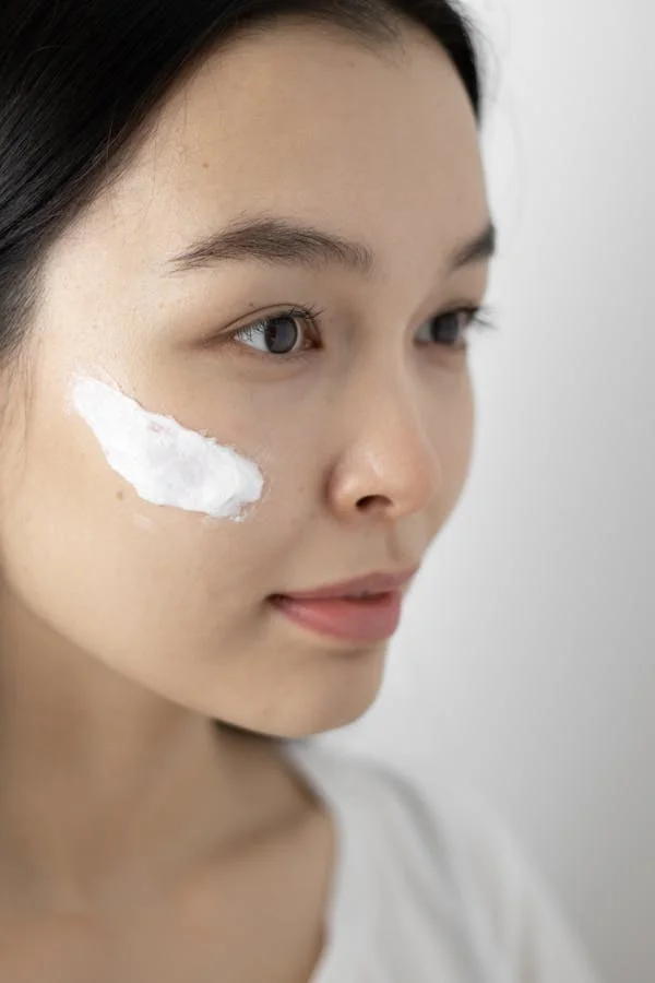 La thérapie LED à domicile : guide pour une peau resplendissante